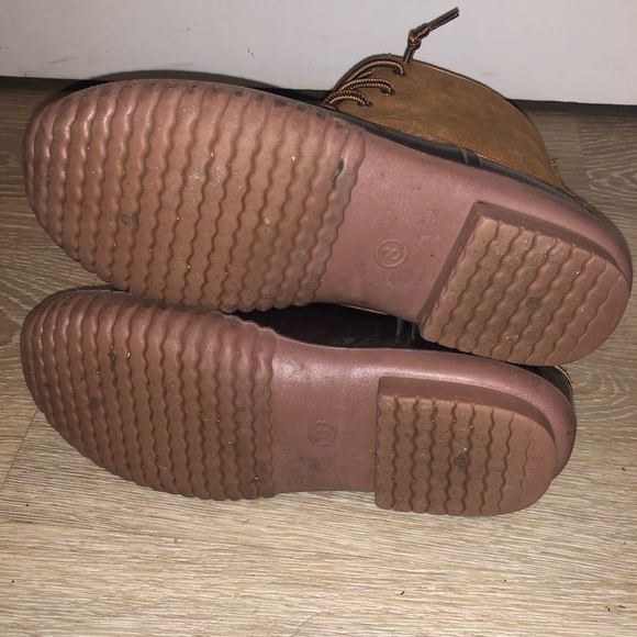 Charlotte Russe winter/spring boots size 8 - Picture 5 of 6